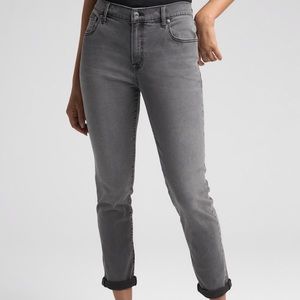 Raw hem Gap Soft Wear Cropped Girlfriend Jeans
